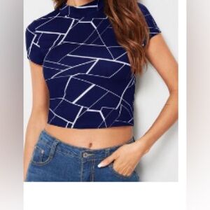 Women’s crop top size medium